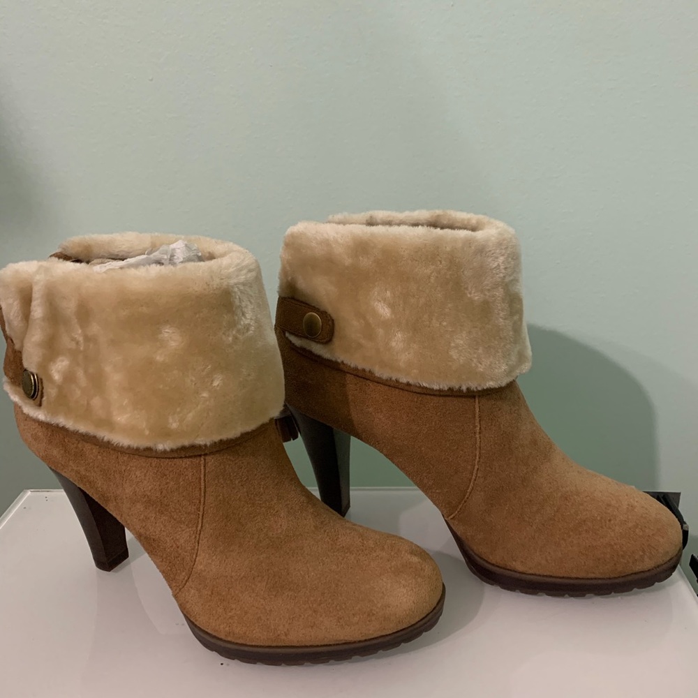 Annne Klein brown boots